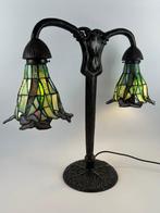 Tafellamp - Een zeer grote Tiffany-stijl lamp - Glas-in-lood, Antiek en Kunst