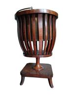 Large english georgian peat bucket on mahogany stand , 49cm, Antiek en Kunst