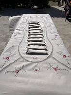 Tafelkleed (13) - 250 cm - 160 cm - Handgemaakt werk