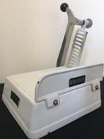 Remscheid - Kaasrasp - Snijmachine - wit gelakt gietijzer