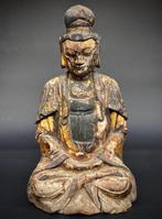 Guanyin in meditatie - Verguld hout en veelkleurig met, Antiek en Kunst