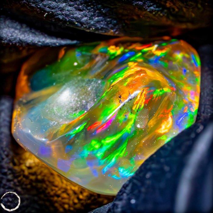 Zeer zeldzaam perfect Mexicaans fire opal kristal. 4,7 ct-, Antiek en Kunst, Curiosa en Brocante