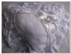 Kussen wit Trouwring kussen 18 cm. hartvorm Kussen wit Trou, Nieuw, Ophalen of Verzenden