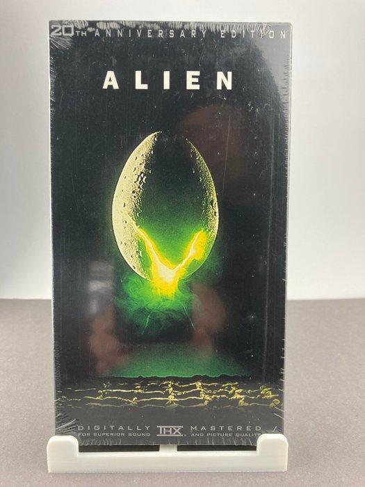 Alien (1979) VHS - 20th Century Fox Factory sealed - 20th, Verzamelen, Film en Tv