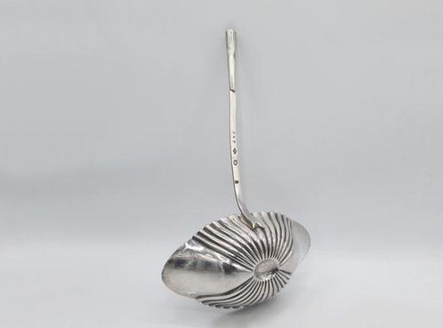 Opdienlepel - .950 zilver - Poinçon Ouder vrouw, Antiek en Kunst, Antiek | Goud en Zilver