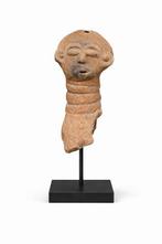 Akan Funerary Terracotta Head – Hemang-Twifo Region, Ghana -, Antiek en Kunst