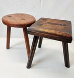 Kruk - Hout - Set van twee vintage houten driepotige krukjes, Antiek en Kunst