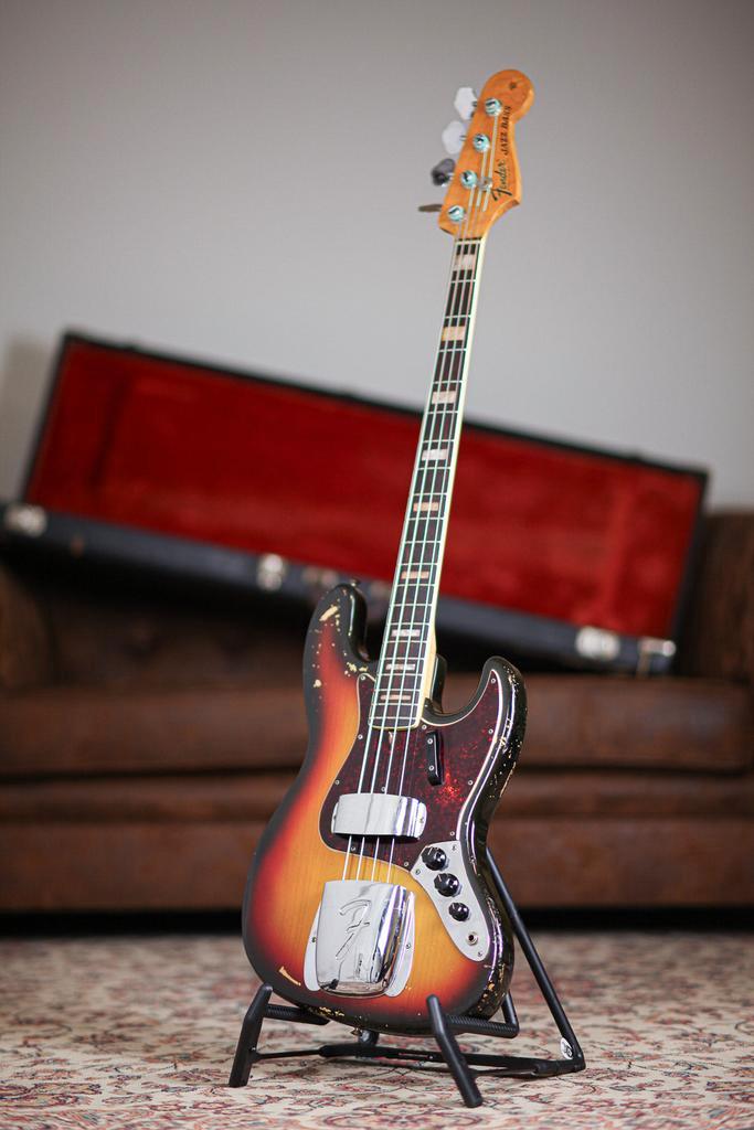 Fender Jazz Bass 1969 | Sunburst, Muziek en Instrumenten, Snaarinstrumenten | Gitaren | Bas