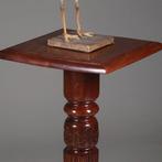 Stel van 2 gedraaide mahoniehouten zuilen met vierkante blad, Antiek en Kunst, Antiek | Meubels | Tafels, Ophalen of Verzenden