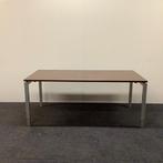 Tweedehands verstelbaar bureau 180x90 cm, Donker bruin blad, Huis en Inrichting, Bureaus, Ophalen of Verzenden, In hoogte verstelbaar