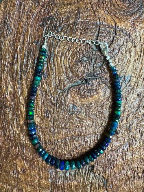 Armband met natuurlijke Ethiopische zwarte facetopaal + 925, Verzamelen, Mineralen en Fossielen