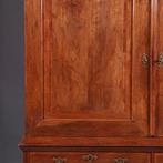 Majestueus kruisvoet kabinet met gewelfde kroon in noten met, Ophalen of Verzenden