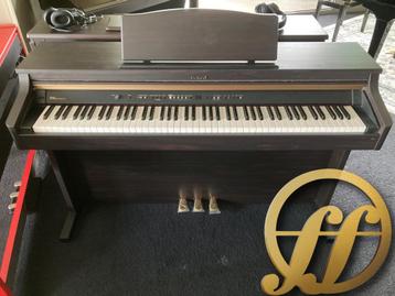 Roland HP102e Digital Piano beschikbaar voor biedingen