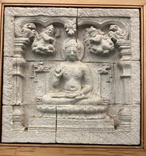 Borobudur – Dhyani Boeddha Amoghasiddha in Abhaya-mudra –, Antiek en Kunst, Kunst | Niet-Westerse kunst