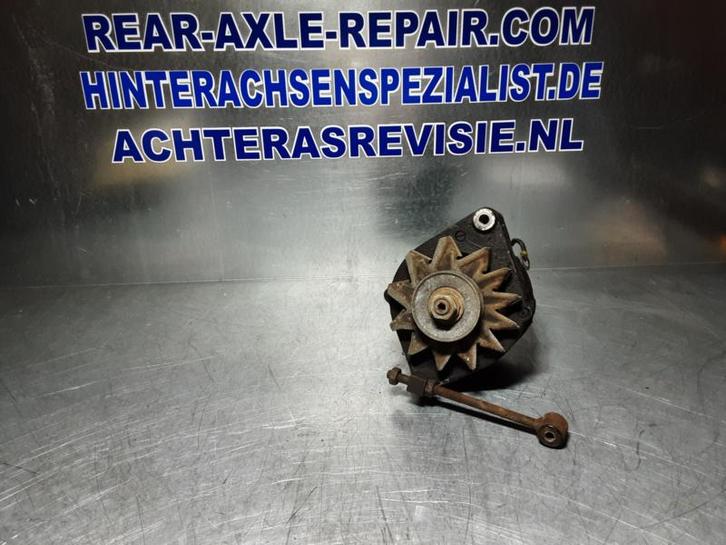 Dynamo van een Opel Senator, gebruikt. (motorruimte, Motor), Auto-onderdelen, Motor en Toebehoren, Gebruikt, Opel, Verzenden