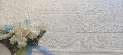 Spectaculaire bedsprei, gemaakt van linnen in een, Antiek en Kunst, Antiek | Kleden en Textiel