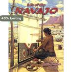 The Life of the Navajo 9780778704683 Amanda Bishop, Verzenden, Zo goed als nieuw, Amanda Bishop