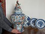 Delf polychrome Marque De Klauw (1705-1770) - dekselvaas -