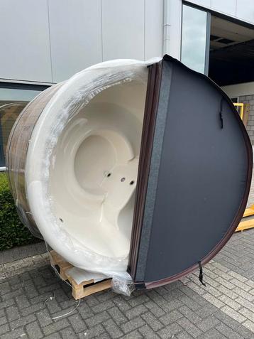 Luxe Thermowood hottub met SPA-systeem en 3kW heater