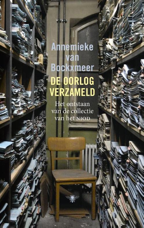 De oorlog verzameld 9789023489399 Annemieke van Bockxmeer, Boeken, Overige Boeken, Zo goed als nieuw, Verzenden
