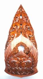 Javaanse houtbewerking in Art Nouveau-stijl -