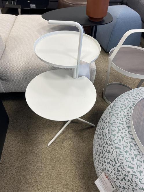 Design On Stock Oo-two bijzettafel, Huis en Inrichting, Tafels | Bijzettafels