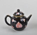 Theepot - VERSIERD MET PERZIKEN, SYMBOLISEREND VOOR