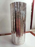 Spiegel - Zilver - Cilindrische vaas van zilver.