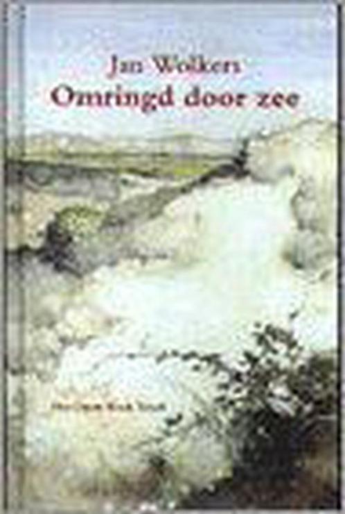 Omringd door zee *Gesigneerd met tekening* 9789070202309, Boeken, Overige Boeken, Gelezen, Verzenden