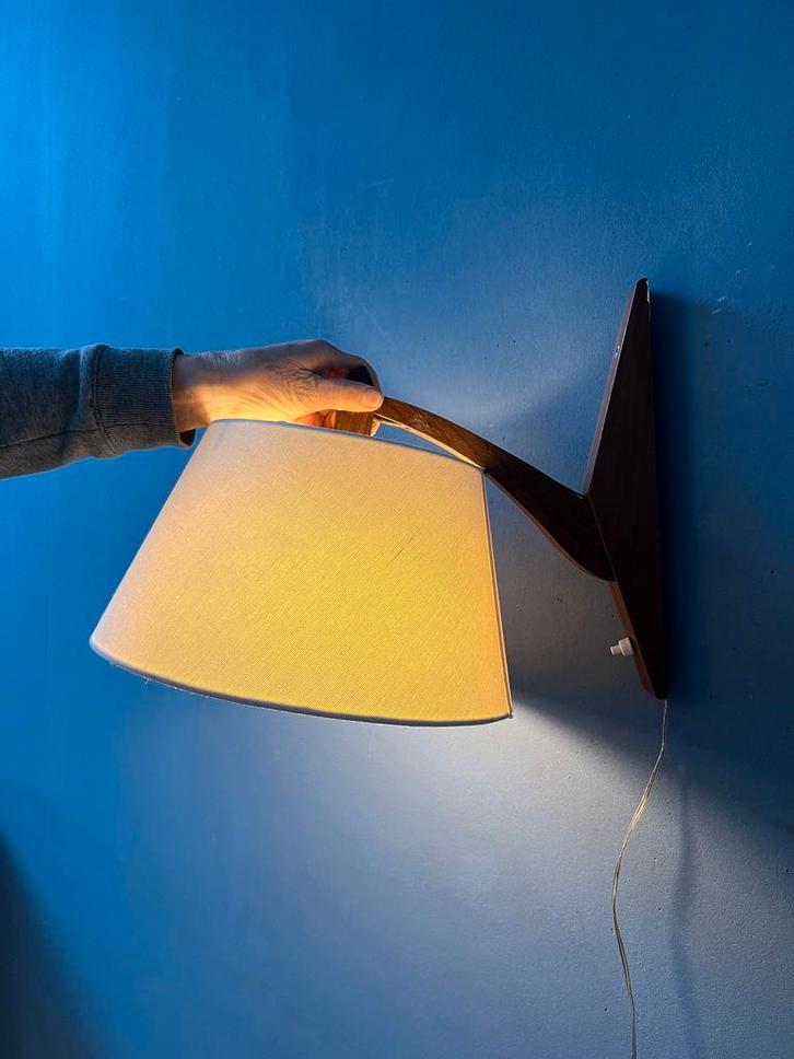 Small Danish Style Teak Wood Wall Light, Huis en Inrichting, Lampen | Wandlampen, Ophalen of Verzenden