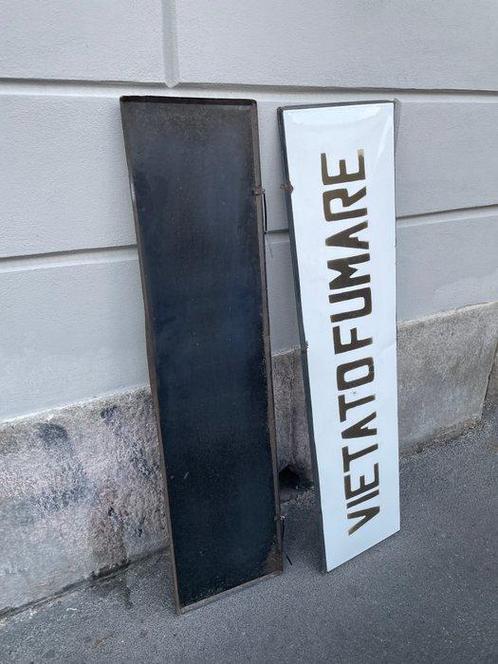 Vietatofumare - Emaille bord - Metaal, Antiek en Kunst, Curiosa en Brocante
