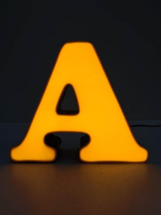 Tafellamp - Plexiglas - Letter A, Antiek en Kunst, Antiek | Wandborden en Tegels