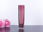 Vaas - Neodymium glass, Antiek en Kunst, Antiek | Glas en Kristal