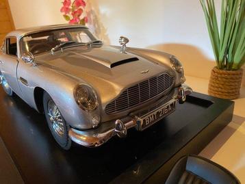 Eaglemoss 1:8 - Modelauto - Aston Martin DB 5 James Bond 007 beschikbaar voor biedingen