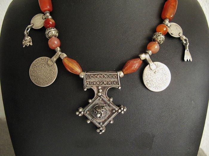 Zilver, Carneool - Halsketting - Marokko, Antiek en Kunst, Kunst | Niet-Westerse kunst