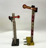 Twee grote metalen armseinen – Märklin-stijl & O.R.P.