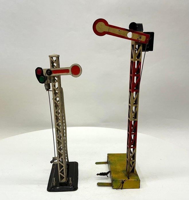 Twee grote metalen armseinen – Märklin-stijl & O.R.P., Antiek en Kunst, Antiek | Speelgoed