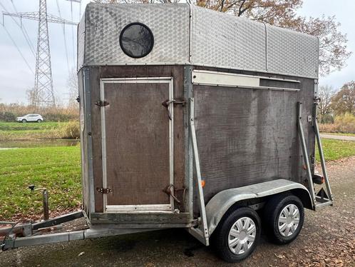 Degelijke sluis veetrailer met vooruitloop!, Dieren en Toebehoren, Paarden en Pony's | Trailers en Aanhangwagens, Gebruikt