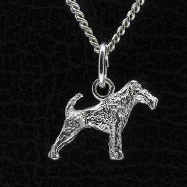 Zilveren Fox terrier draadhaar ketting hanger - klein, Sieraden, Tassen en Uiterlijk, Kettinghangers, Verzenden