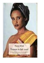 Tranen in het zand - Nura Abdi 9789085193128 Nura Abdi, Gelezen, Nura Abdi, Verzenden