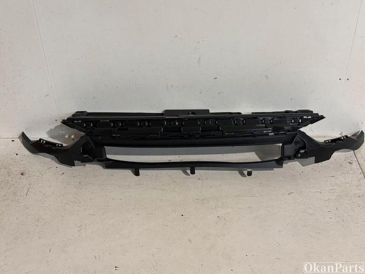 Opel Corsa F Grille houder 9829535680, Auto-onderdelen, Carrosserie en Plaatwerk, Gebruikt, Voor, Ophalen