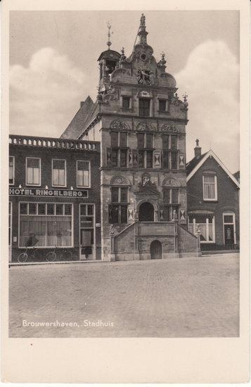 BROUWERSHAVEN - Stadhuis, Verzamelen, Ansichtkaarten | Nederland, Verzenden