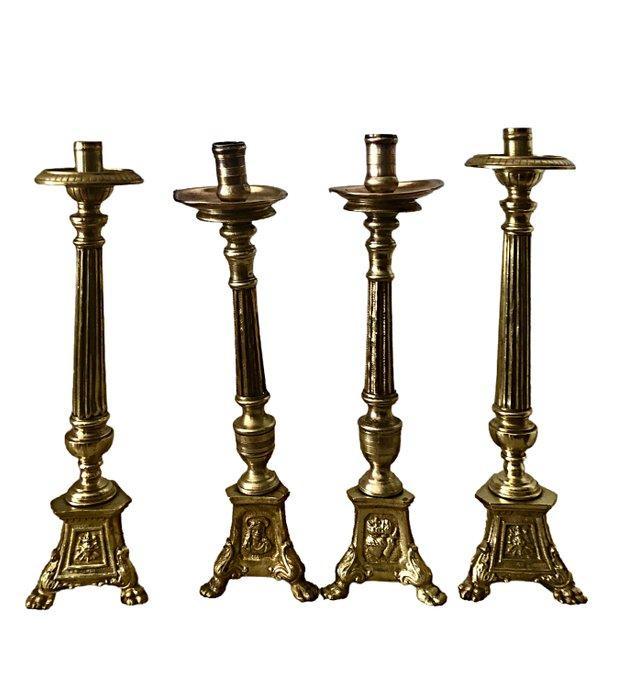 Kandelaar (4) - Brons, 4 kandelaren met drievoetige basis, Antiek en Kunst, Kunst | Niet-Westerse kunst