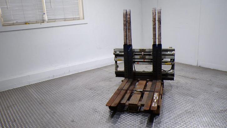 Cascade Vorkenversteller Dubbel, Zakelijke goederen, Machines en Bouw | Heftrucks en Intern transport, Verzenden