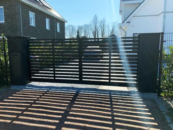 Lamellen hekwerk (Horizontaal) Poorten en hekwerk, Tuin en Terras, Tuinhekken en Hekwerk, Met poort, Nieuw, IJzer, Sierhekwerk