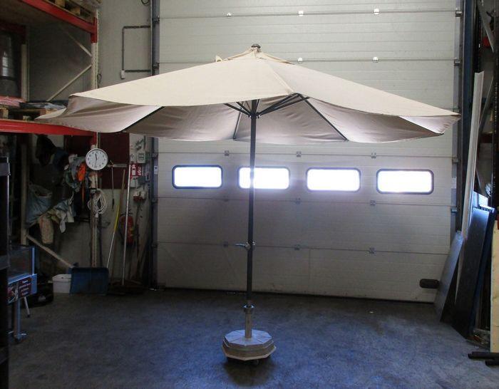 Parasol met voet 350cm breed, Zakelijke goederen, Kantoor en Winkelinrichting | Winkel en Inventaris