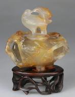 Vaas Tripode, Censer en Gesculpteerde Cornalijn - Bloemen -