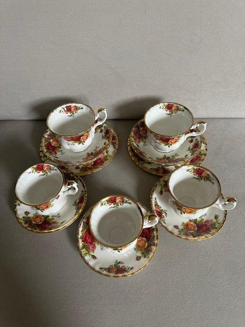 Royal Albert - Kop en schotel (6) - Old Country Roses -, Antiek en Kunst, Antiek | Meubels | Tafels