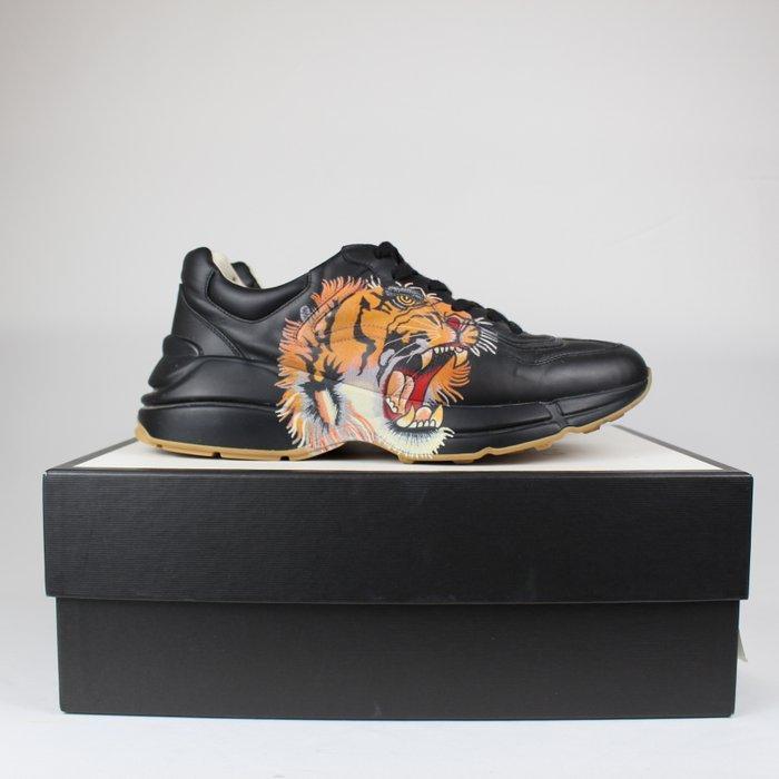 Gucci - Gucci Rhyton Leather Sneakers with Tiger Motif -, Kleding | Heren, Schoenen