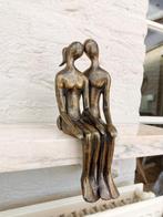 Beeldje - Kissing couple - Brons
